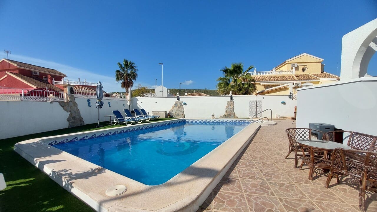 3 bedroom Villa for sale in Camposol with pool - € 245,000 (Ref: 9720625)