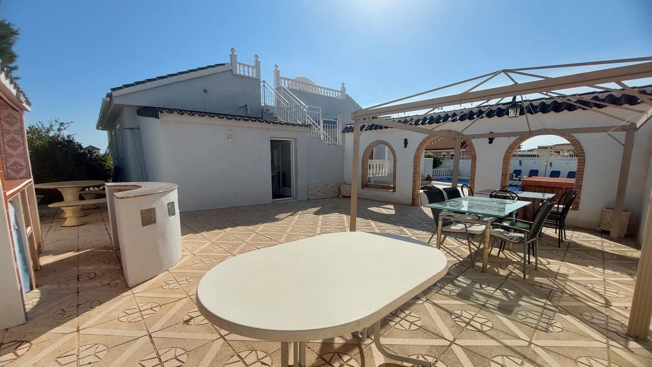3 bedroom Villa for sale in Camposol with pool - € 245,000 (Ref: 9720625)