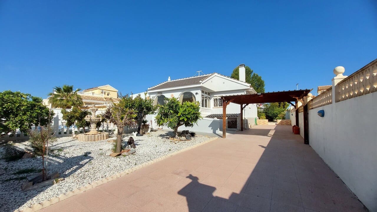 3 bedroom Villa for sale in Camposol with pool - € 245,000 (Ref: 9720625)