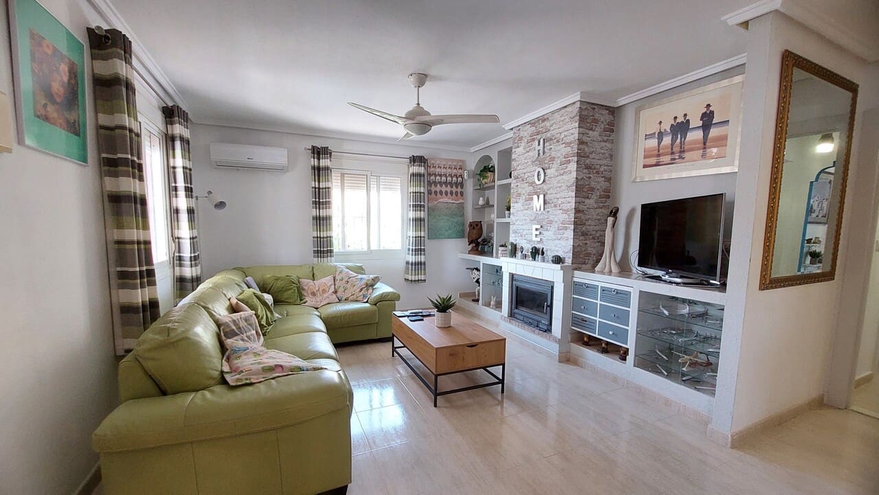 Chalet de 3 habitaciones en Camposol en venta con piscina - 285.000 € (Ref: 9819379)