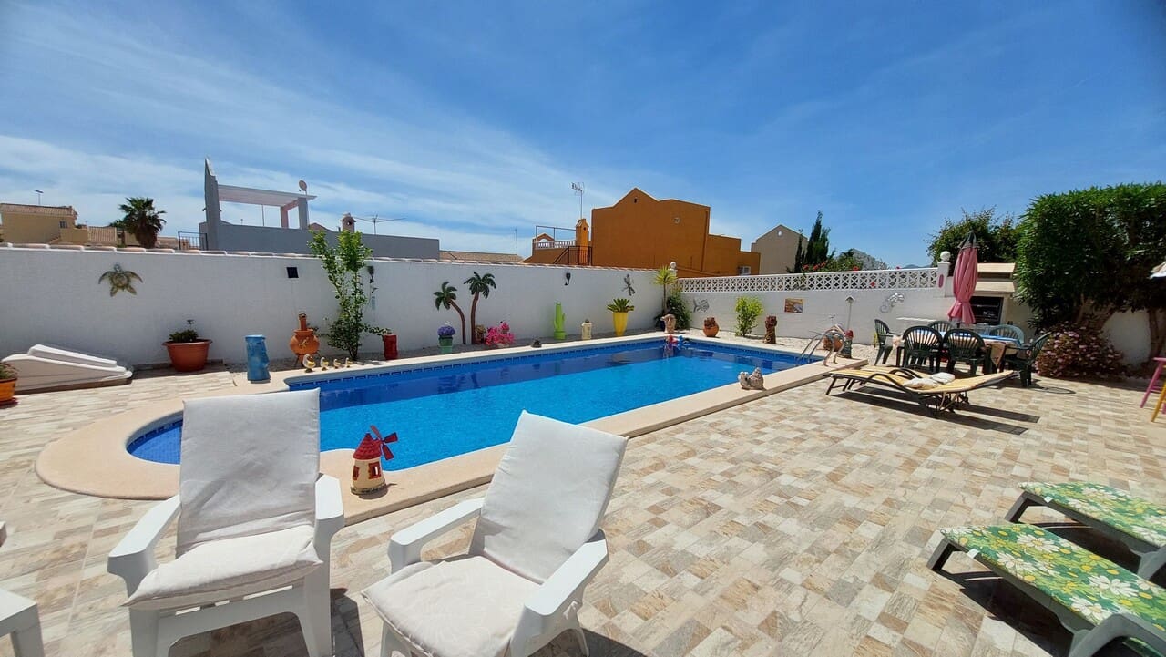 Chalet de 3 habitaciones en Camposol en venta con piscina - 285.000 € (Ref: 9819379)