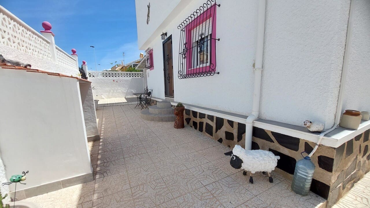 Chalet de 3 habitaciones en Camposol en venta con piscina - 285.000 € (Ref: 9819379)