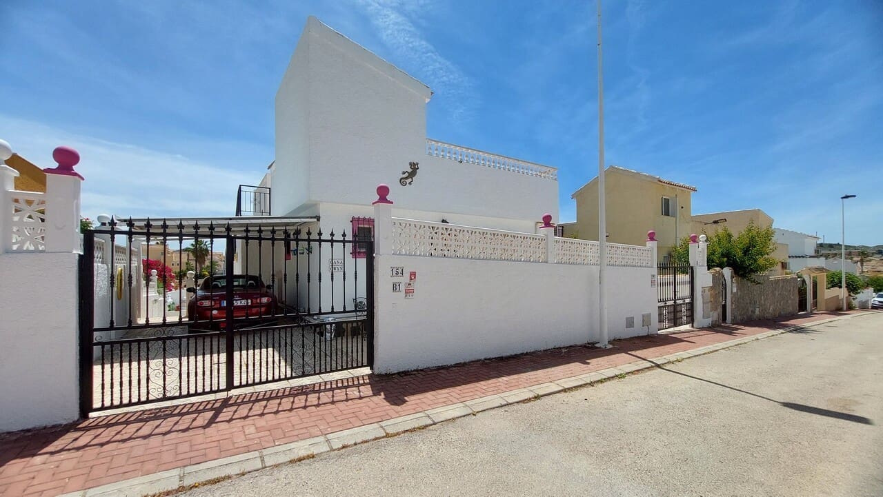 Chalet de 3 habitaciones en Camposol en venta con piscina - 285.000 € (Ref: 9819379)