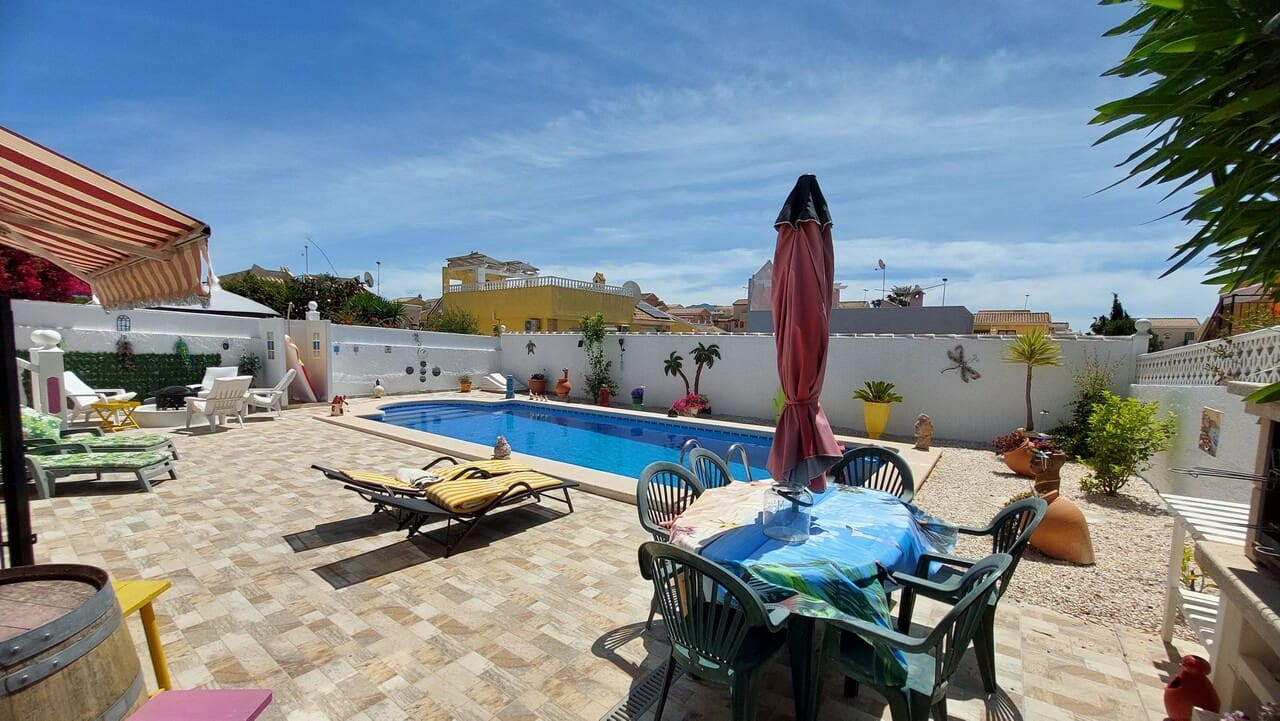 Chalet de 3 habitaciones en Camposol en venta con piscina - 285.000 € (Ref: 9819379)