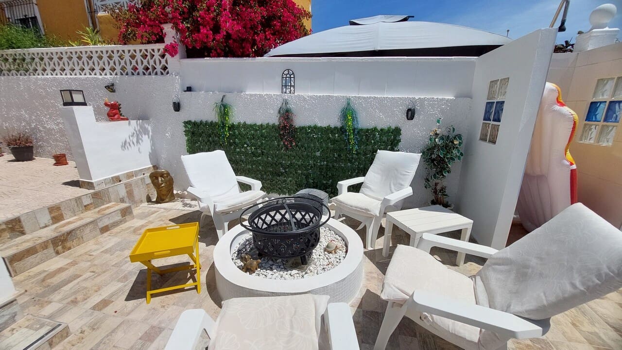 Chalet de 3 habitaciones en Camposol en venta con piscina - 285.000 € (Ref: 9819379)