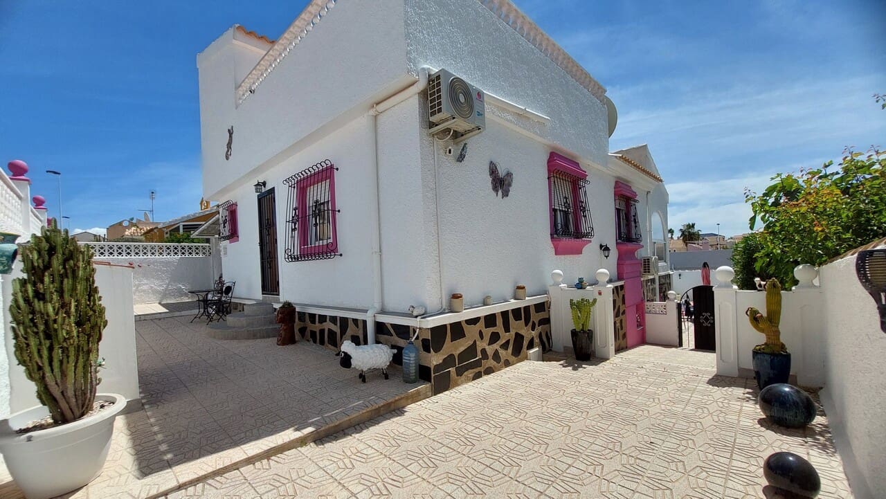 Chalet de 3 habitaciones en Camposol en venta con piscina - 285.000 € (Ref: 9819379)