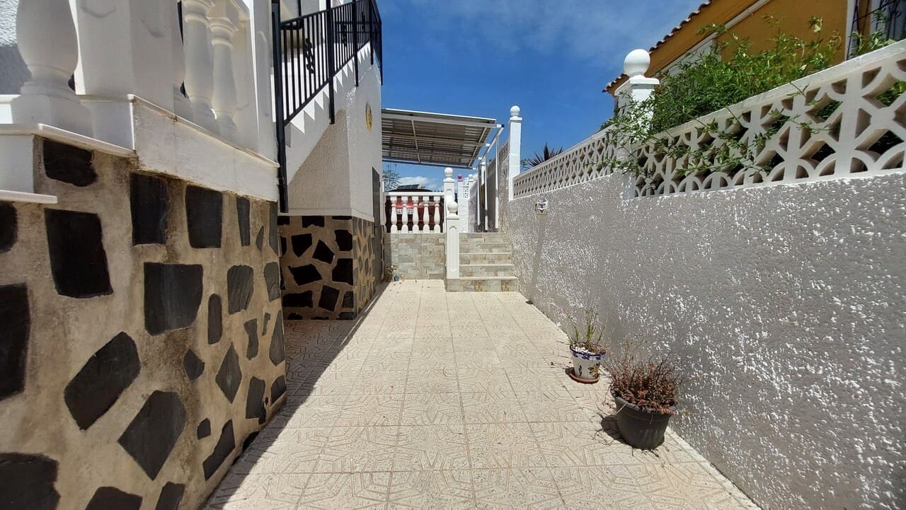 Chalet de 3 habitaciones en Camposol en venta con piscina - 285.000 € (Ref: 9819379)