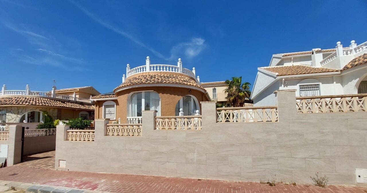 Chalet de 3 habitaciones en Camposol en venta con piscina - 199.995 € (Ref: 9823800)