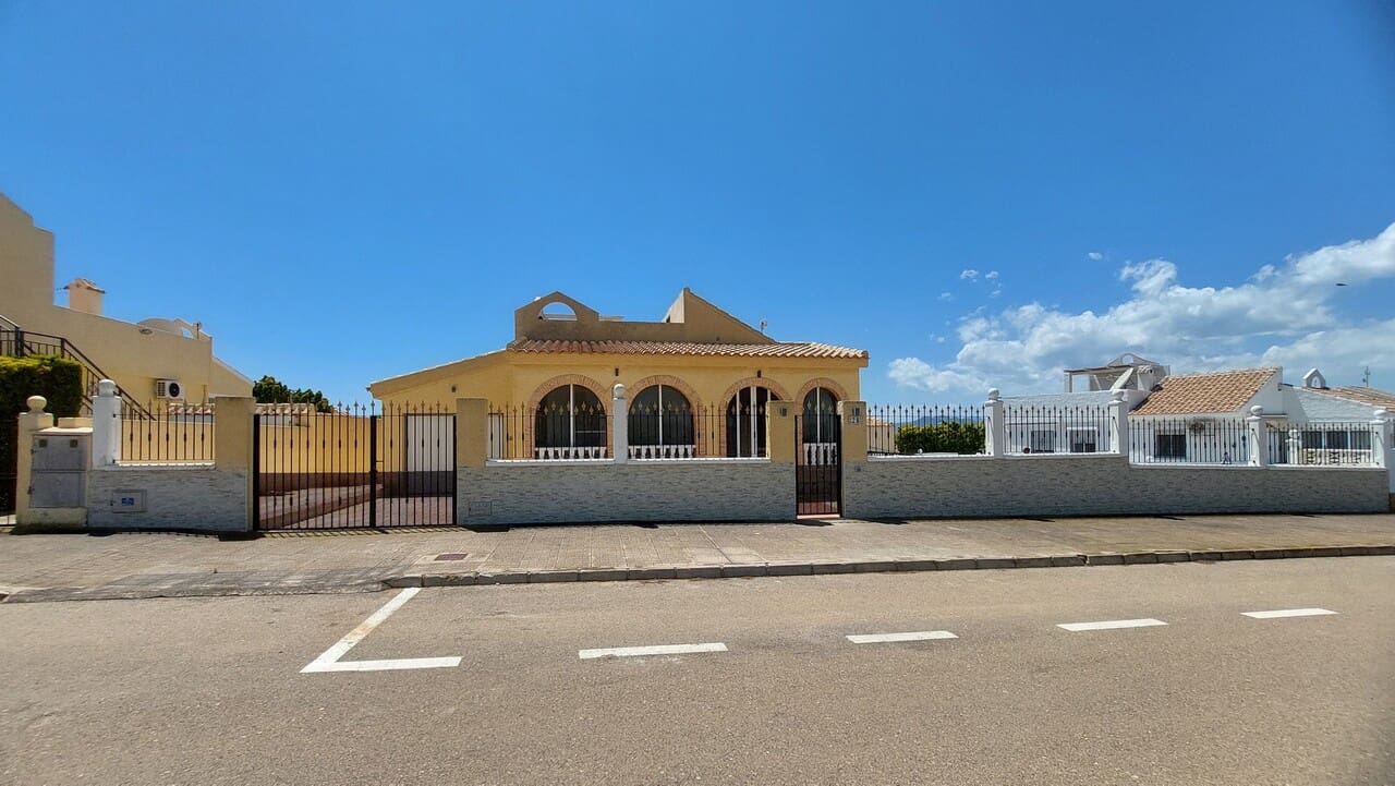 2 bedroom Villa for sale in Camposol with pool - € 265,000 (Ref: 9830329)