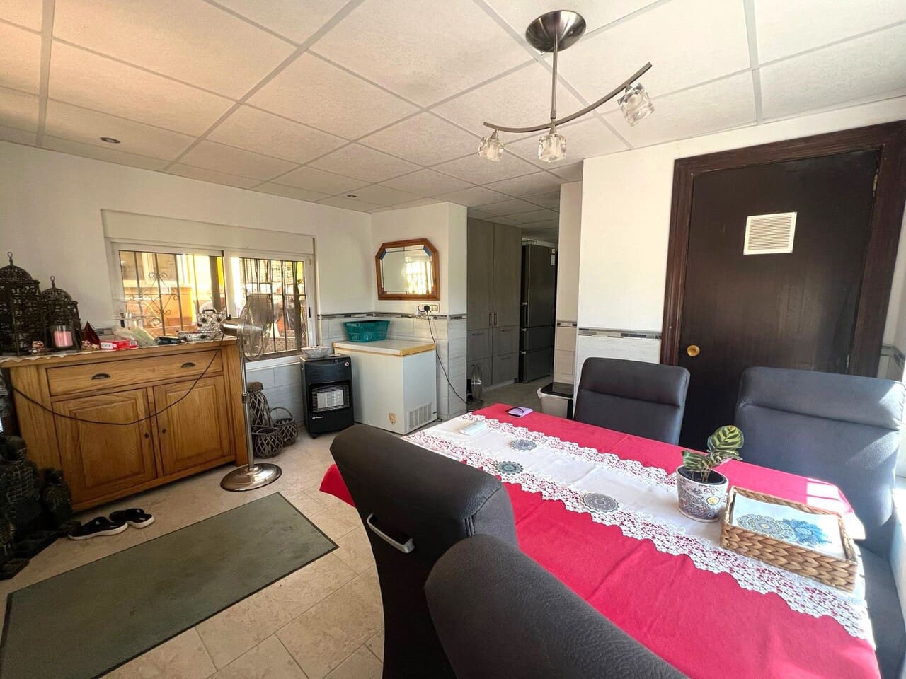 4 Zimmer Villa zu verkaufen in La Pinilla mit Pool - 220.000 € (Ref: 9849952)