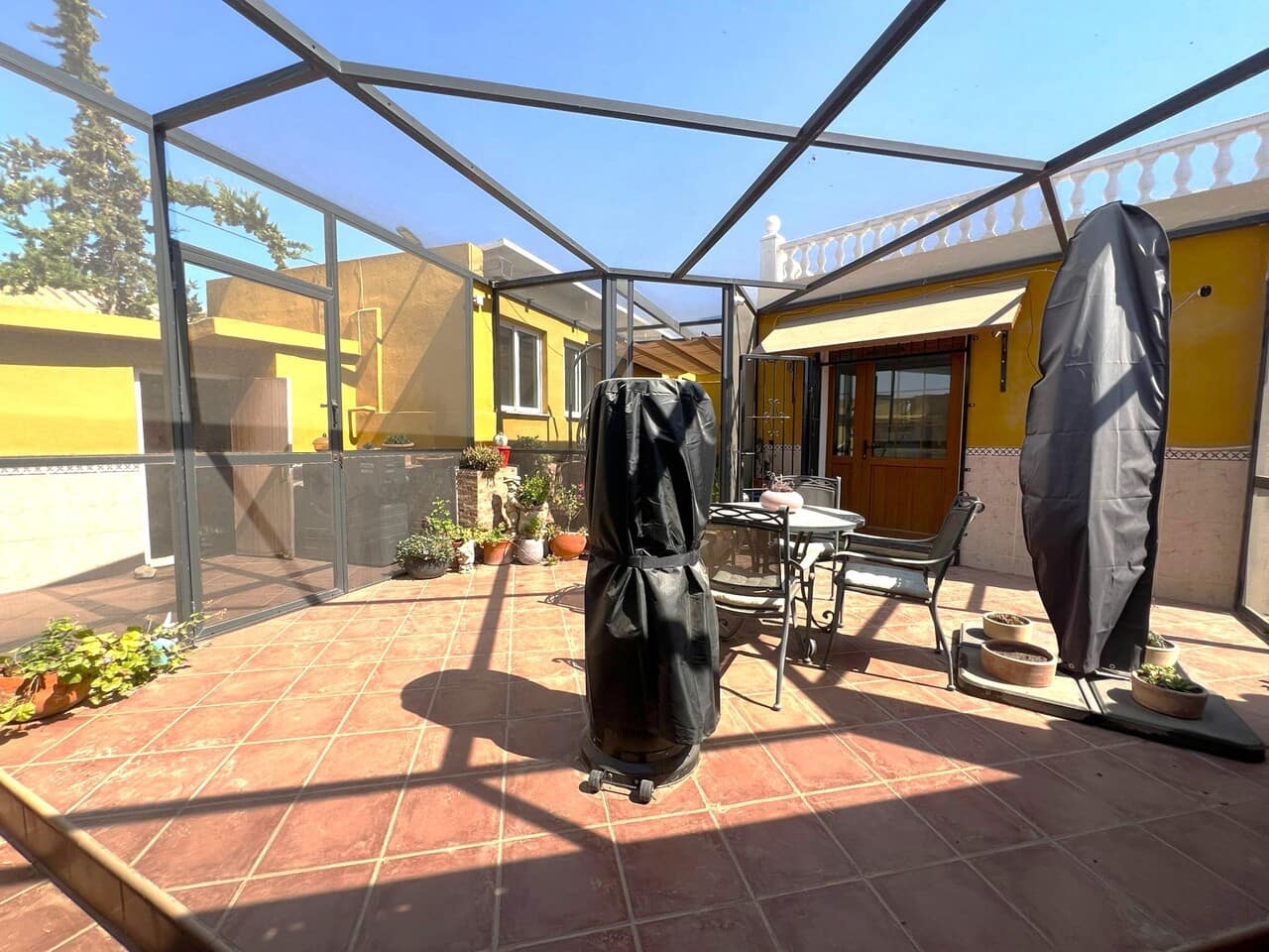 4 Zimmer Villa zu verkaufen in La Pinilla mit Pool - 220.000 € (Ref: 9849952)