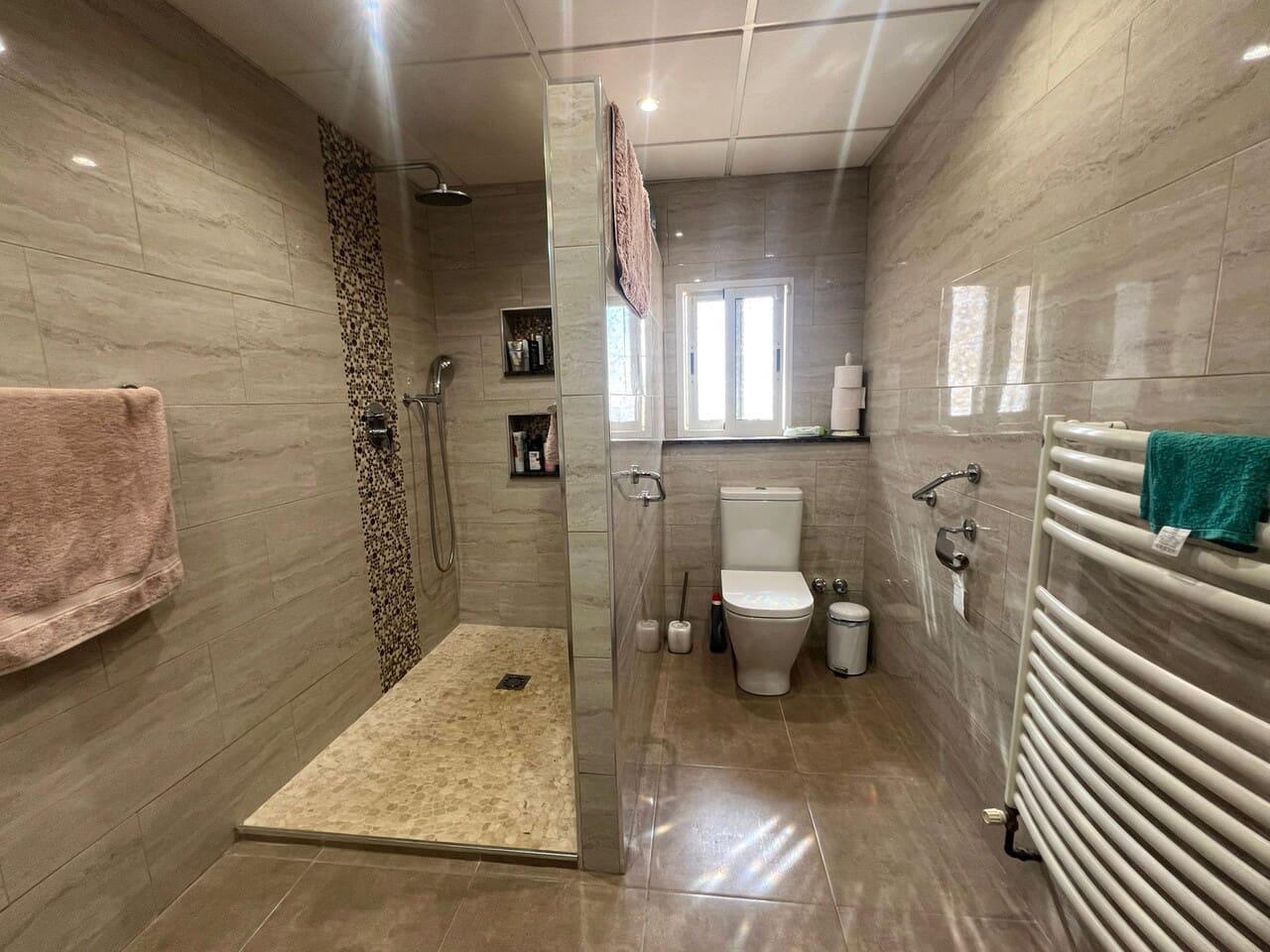 4 Zimmer Villa zu verkaufen in La Pinilla mit Pool - 220.000 € (Ref: 9849952)