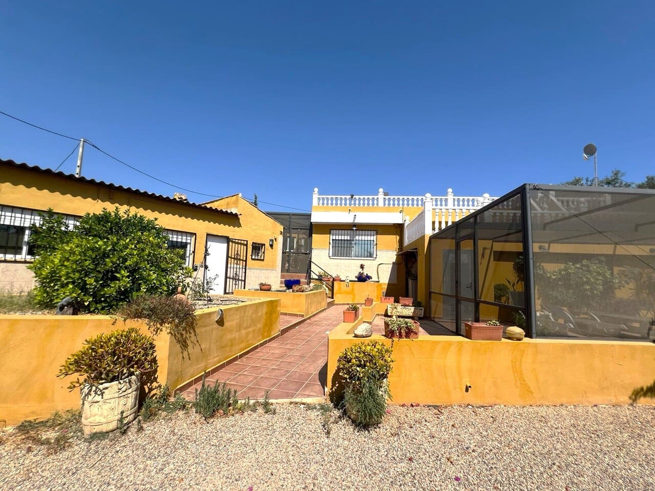 4 Zimmer Villa zu verkaufen in La Pinilla mit Pool - 220.000 € (Ref: 9849952)