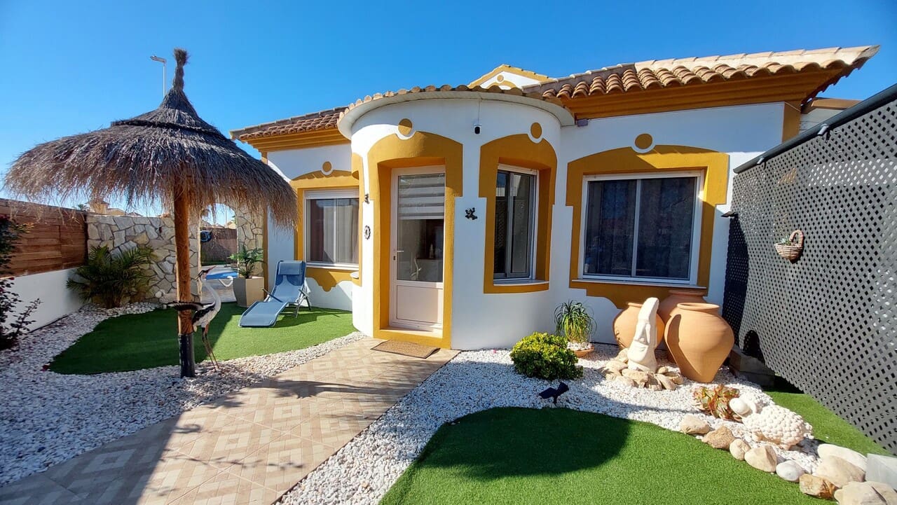 2 bedroom Villa for sale in Mazarron with pool - € 249,995 (Ref: 9854280)