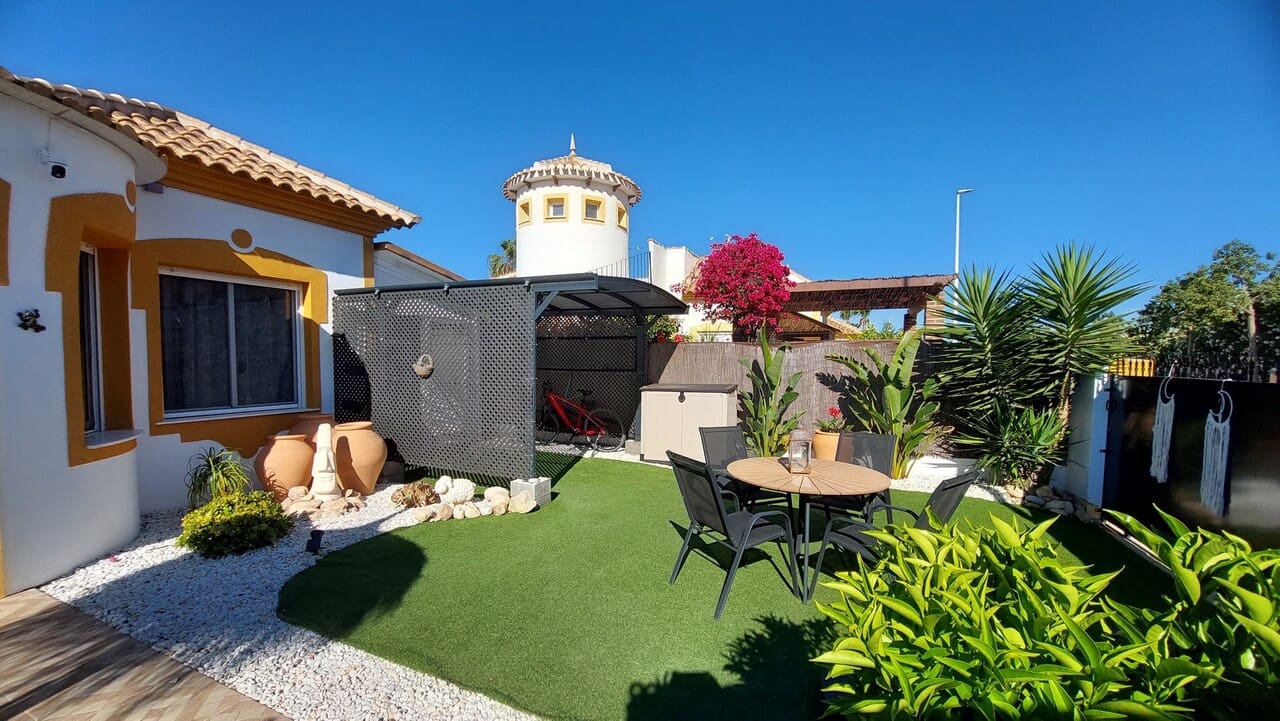 2 bedroom Villa for sale in Mazarron with pool - € 249,995 (Ref: 9854280)