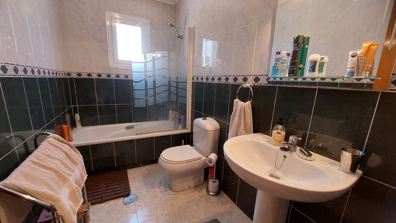 3 bedroom Villa for sale in Camposol with pool - € 249,950 (Ref: 9858813)