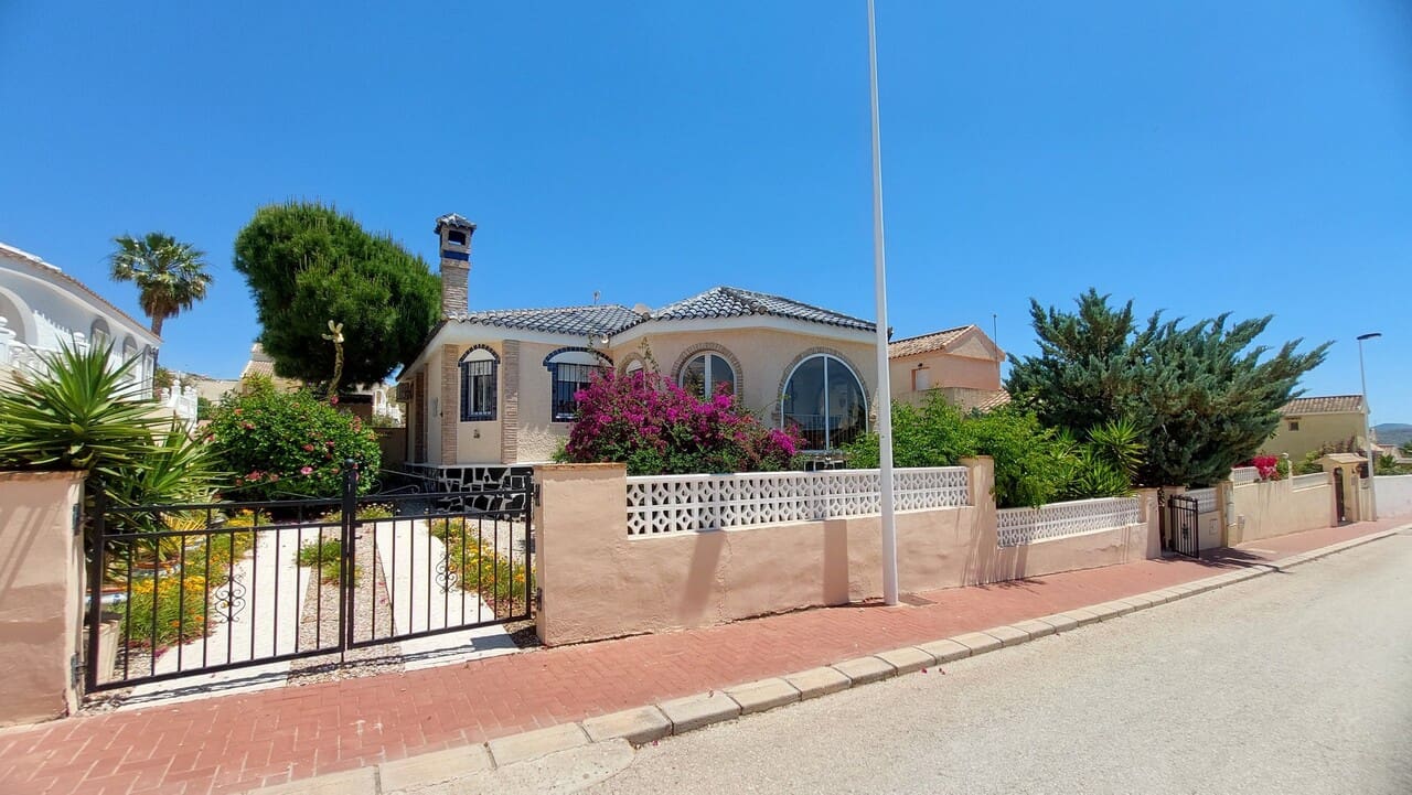 3 bedroom Villa for sale in Camposol with pool - € 249,950 (Ref: 9858813)