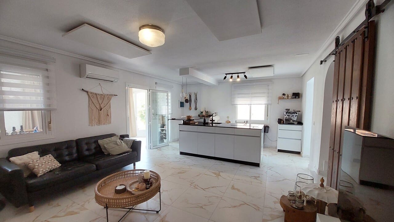 3 sovrum Villa till salu i Camposol med pool - 339 500 € (Ref: 9914692)