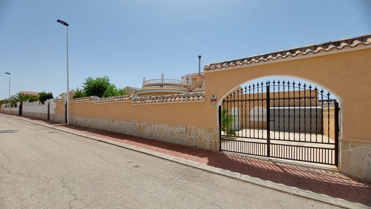3 sovrum Villa till salu i Camposol med pool - 339 500 € (Ref: 9914692)