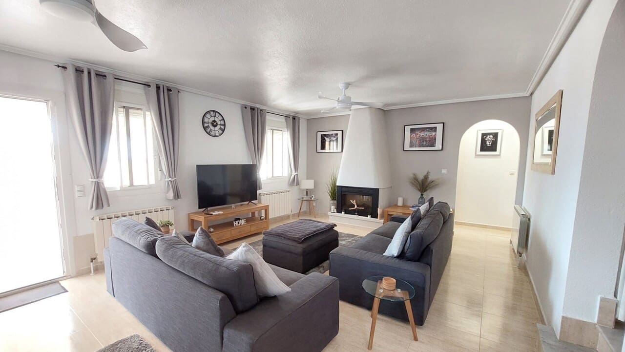 3 sovrum Villa till salu i Camposol med pool - 299 995 € (Ref: 9918645)