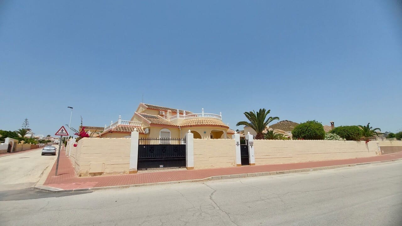 3 sovrum Villa till salu i Camposol med pool - 299 995 € (Ref: 9918645)