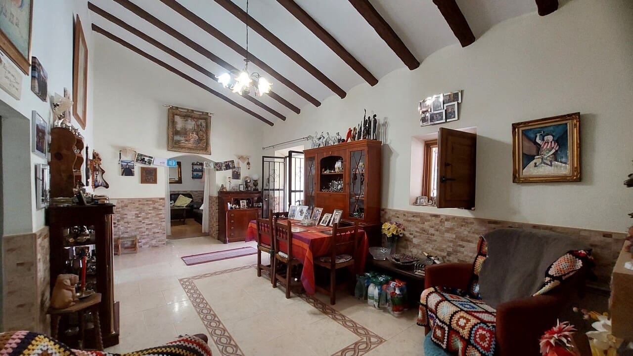 3 bedroom Finca/Country House for sale in Aguaderas with garage - € 369,950 (Ref: 9923113)