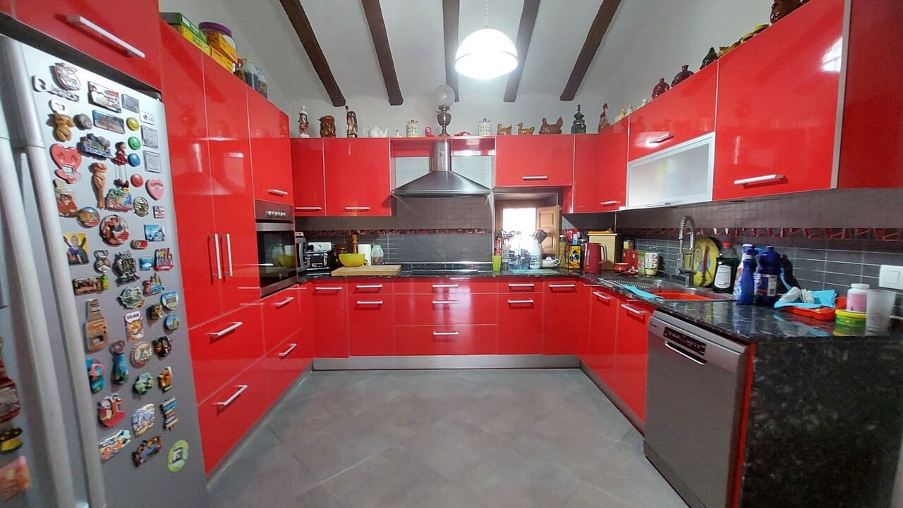 3 bedroom Finca/Country House for sale in Aguaderas with garage - € 369,950 (Ref: 9923113)