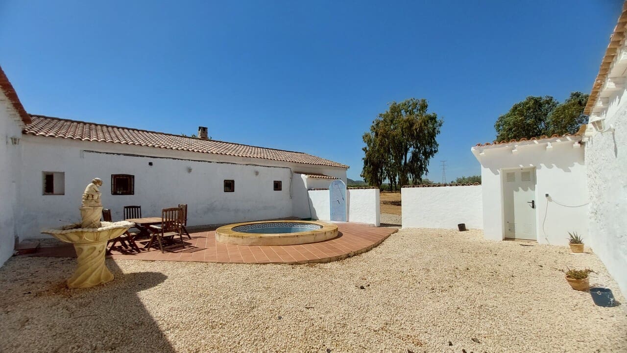 3 bedroom Finca/Country House for sale in Aguaderas with garage - € 369,950 (Ref: 9923113)