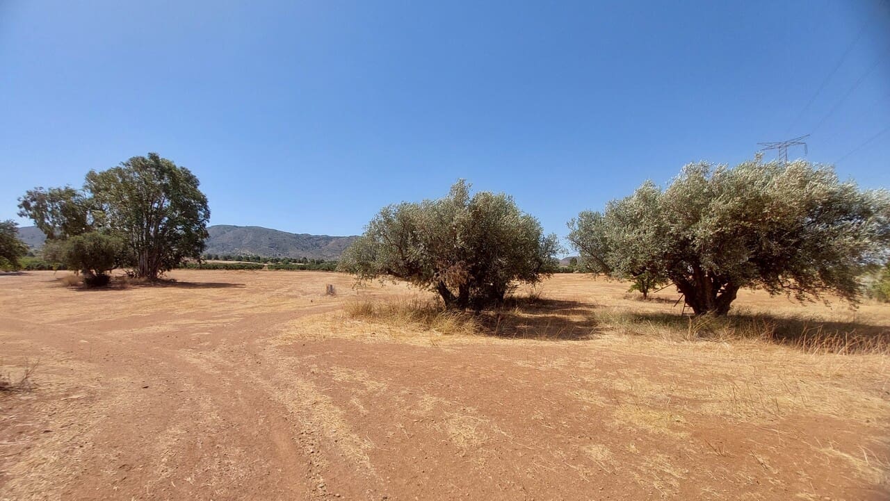 3 bedroom Finca/Country House for sale in Aguaderas with garage - € 369,950 (Ref: 9923113)