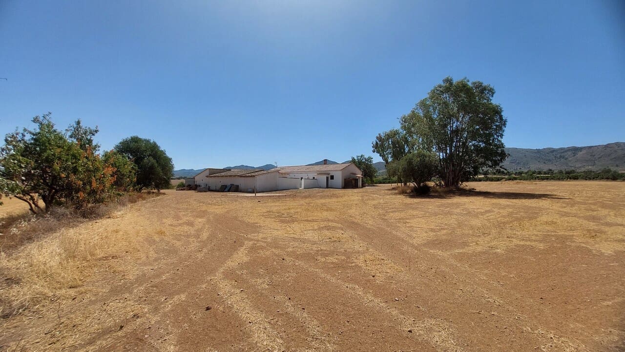 3 bedroom Finca/Country House for sale in Aguaderas with garage - € 369,950 (Ref: 9923113)