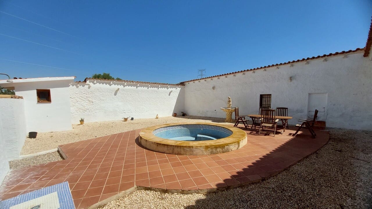 3 bedroom Finca/Country House for sale in Aguaderas with garage - € 369,950 (Ref: 9923113)