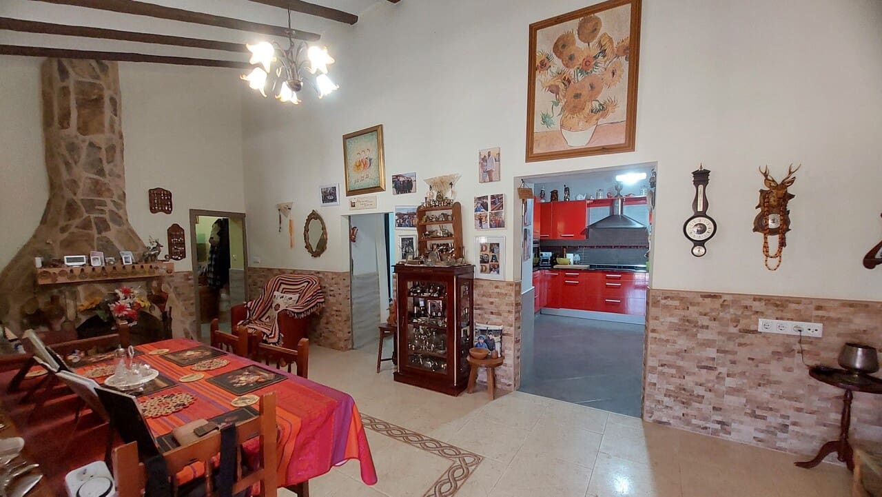 3 bedroom Finca/Country House for sale in Aguaderas with garage - € 369,950 (Ref: 9923113)