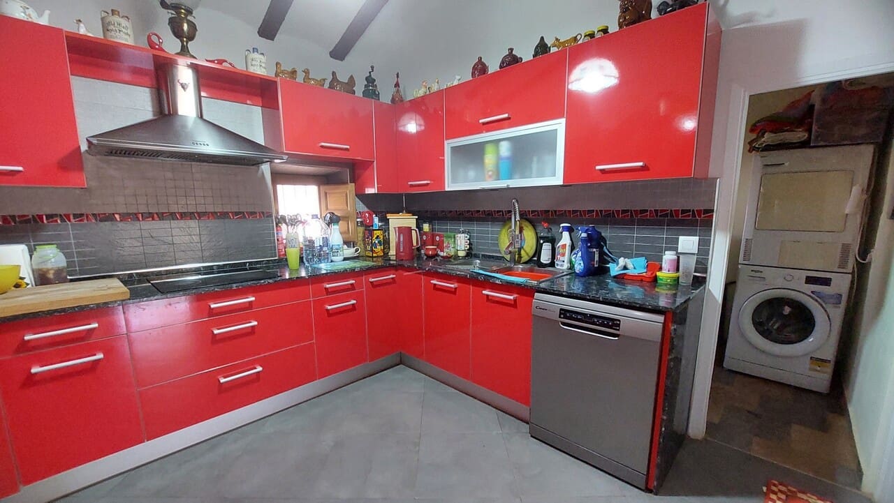 3 bedroom Finca/Country House for sale in Aguaderas with garage - € 369,950 (Ref: 9923113)