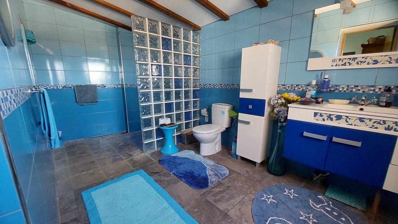 3 bedroom Finca/Country House for sale in Aguaderas with garage - € 369,950 (Ref: 9923113)