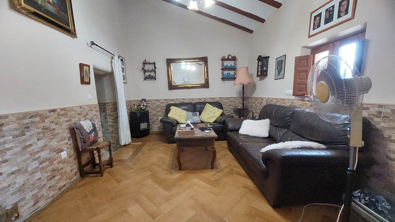 3 bedroom Finca/Country House for sale in Aguaderas with garage - € 369,950 (Ref: 9923113)