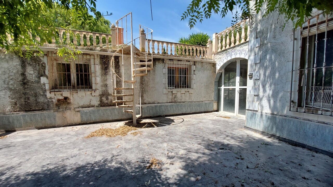 8 soveværelse Finca/Landehus til salg i Totana med swimmingpool - € 225.000 (Ref: 9950533)
