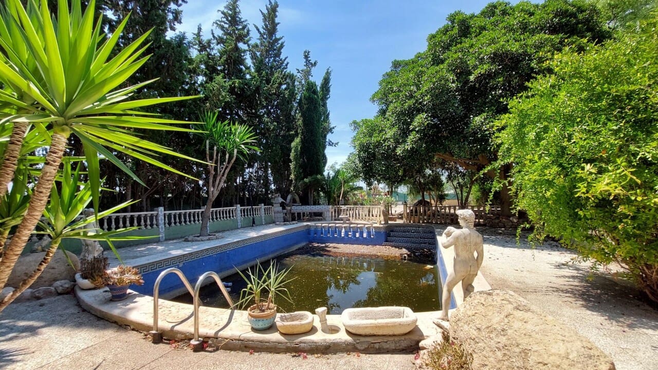 8 soveværelse Finca/Landehus til salg i Totana med swimmingpool - € 225.000 (Ref: 9950533)
