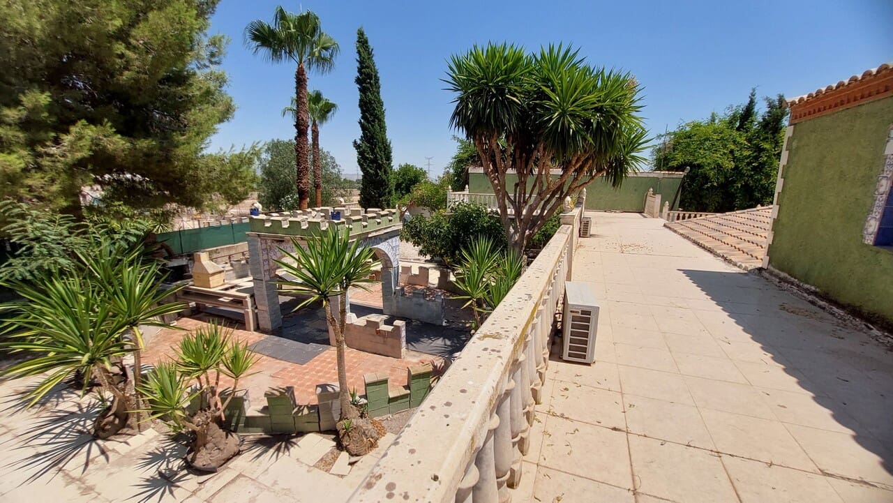 8 soveværelse Finca/Landehus til salg i Totana med swimmingpool - € 225.000 (Ref: 9950533)