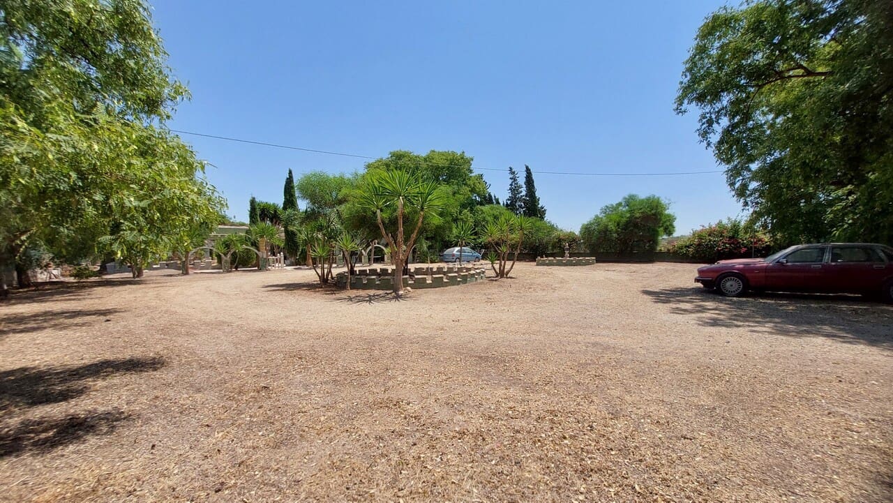 8 soveværelse Finca/Landehus til salg i Totana med swimmingpool - € 225.000 (Ref: 9950533)