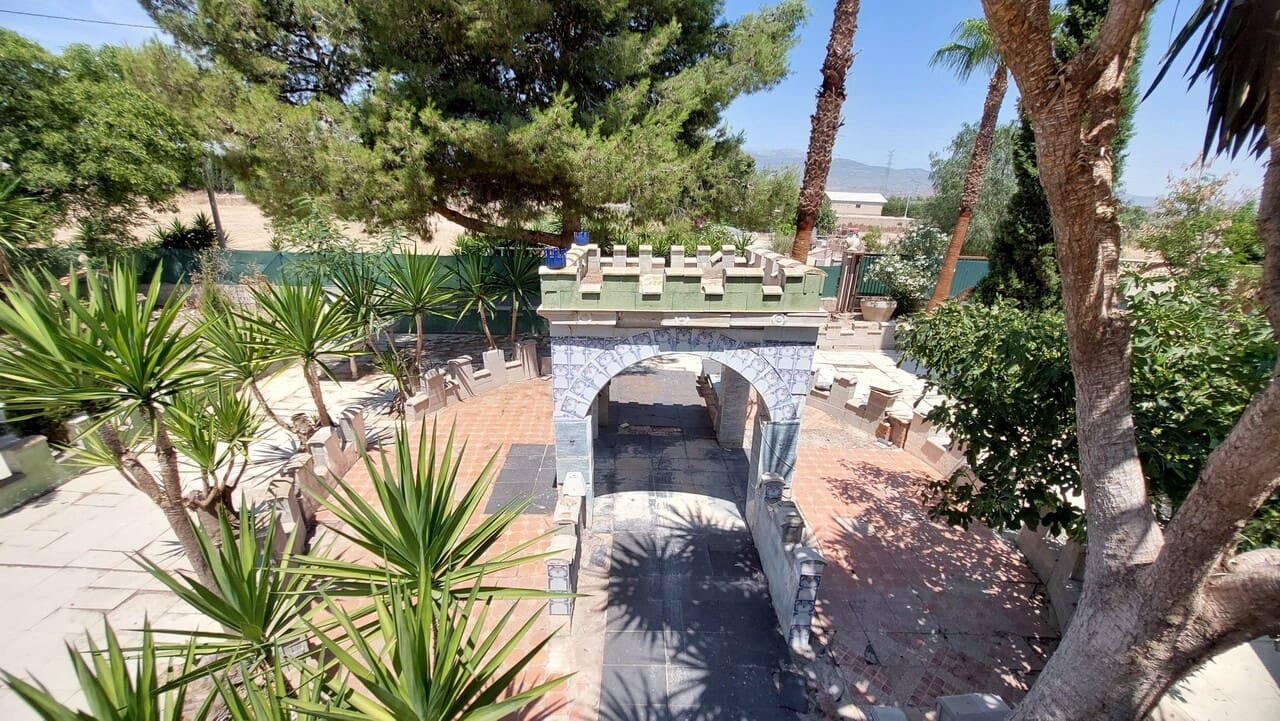 8 soveværelse Finca/Landehus til salg i Totana med swimmingpool - € 225.000 (Ref: 9950533)