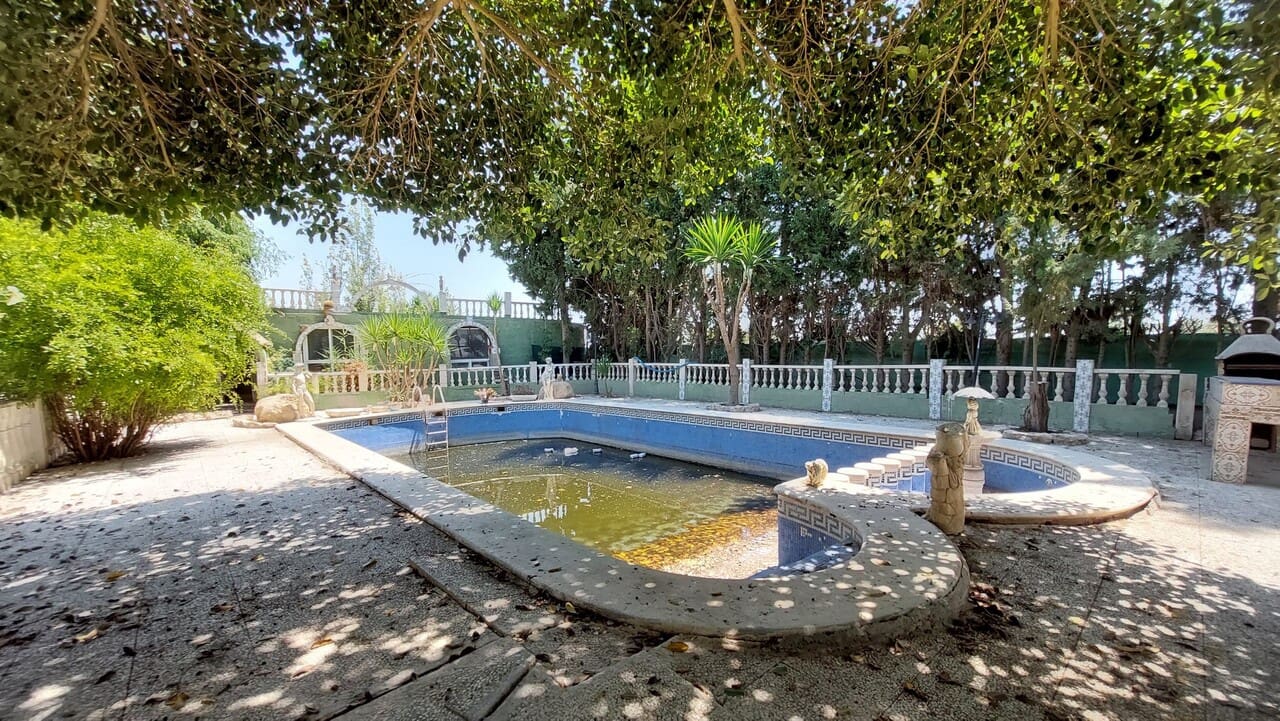 8 soveværelse Finca/Landehus til salg i Totana med swimmingpool - € 225.000 (Ref: 9950533)