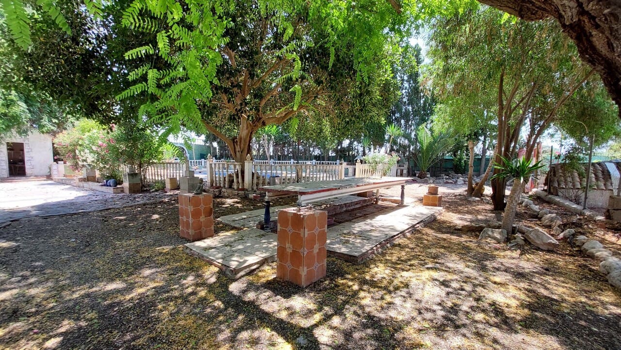 8 soveværelse Finca/Landehus til salg i Totana med swimmingpool - € 225.000 (Ref: 9950533)
