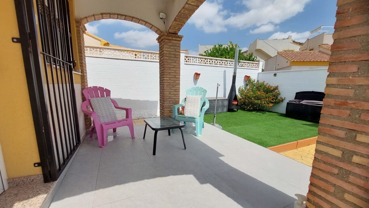 3 soveværelse Villa til salg i Camposol med swimmingpool - € 175.000 (Ref: 9956368)