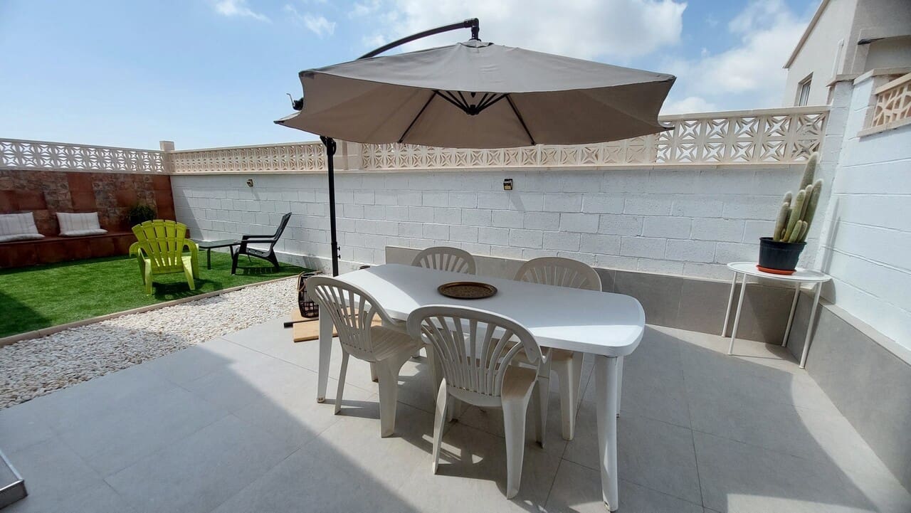 3 soveværelse Villa til salg i Camposol med swimmingpool - € 175.000 (Ref: 9956368)