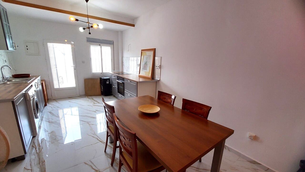 3 soveværelse Villa til salg i Camposol med swimmingpool - € 175.000 (Ref: 9956368)