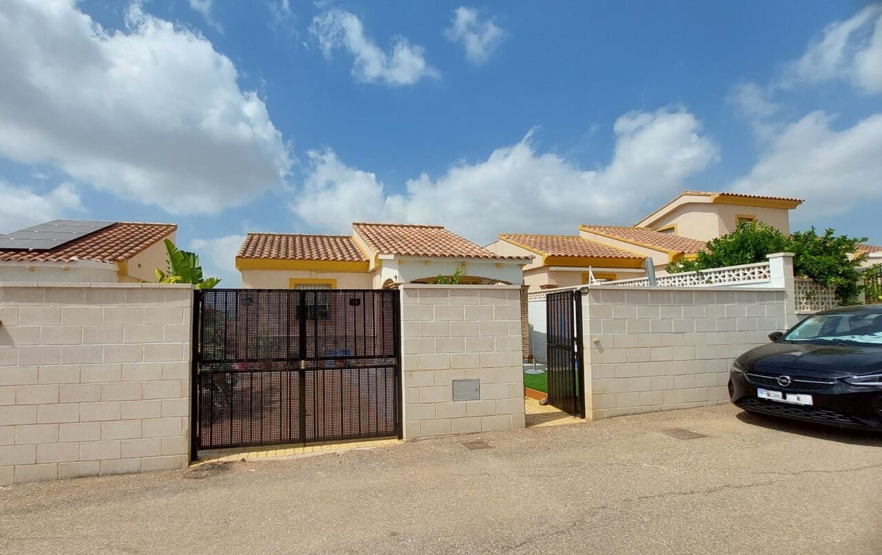 3 soveværelse Villa til salg i Camposol med swimmingpool - € 175.000 (Ref: 9956368)