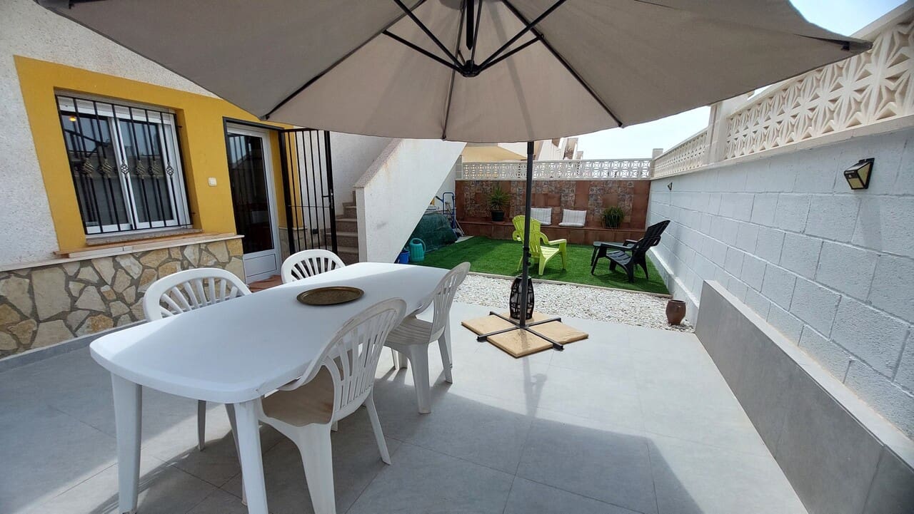3 soveværelse Villa til salg i Camposol med swimmingpool - € 175.000 (Ref: 9956368)