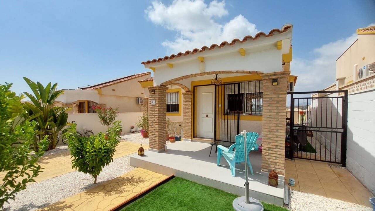 3 soveværelse Villa til salg i Camposol med swimmingpool - € 175.000 (Ref: 9956368)