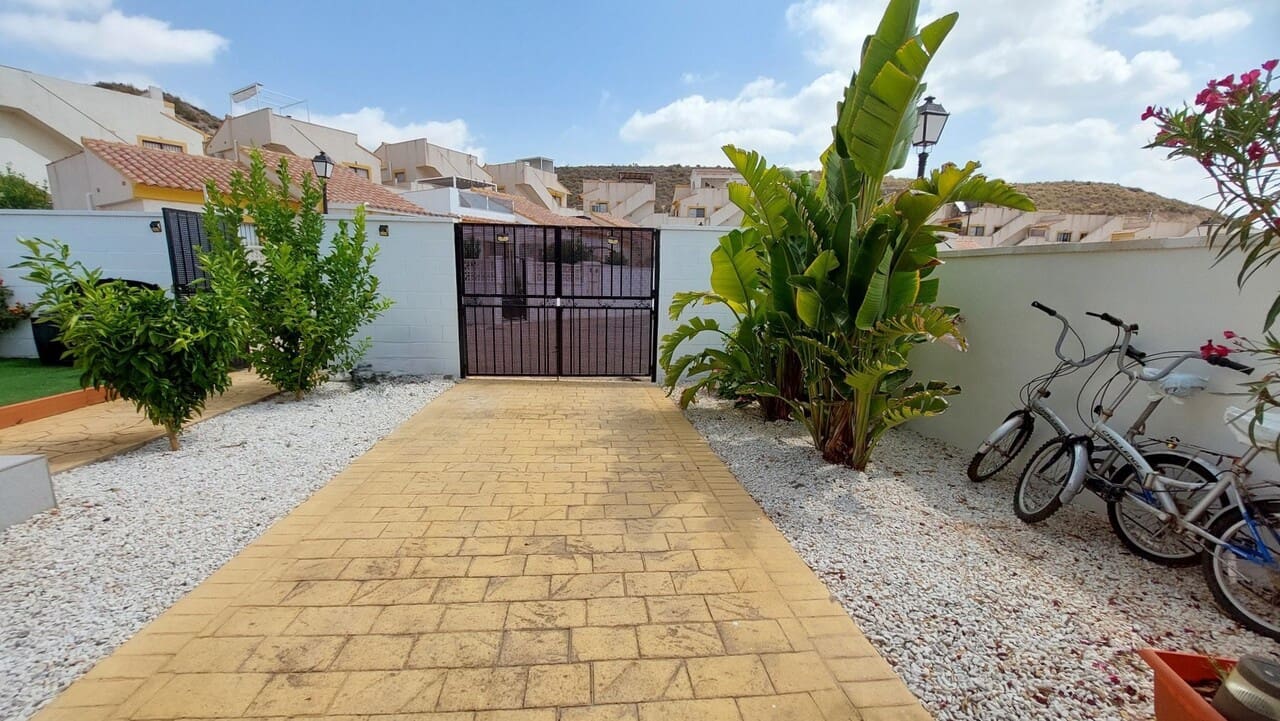 3 soveværelse Villa til salg i Camposol med swimmingpool - € 175.000 (Ref: 9956368)