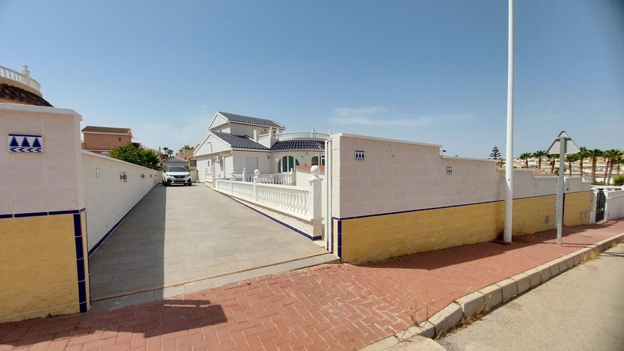 3 bedroom Villa for sale in Camposol with pool - € 299,995 (Ref: 9972268)